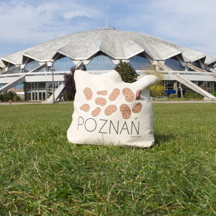 Torba Poznań Pyrki 1x1 stojąca.webp