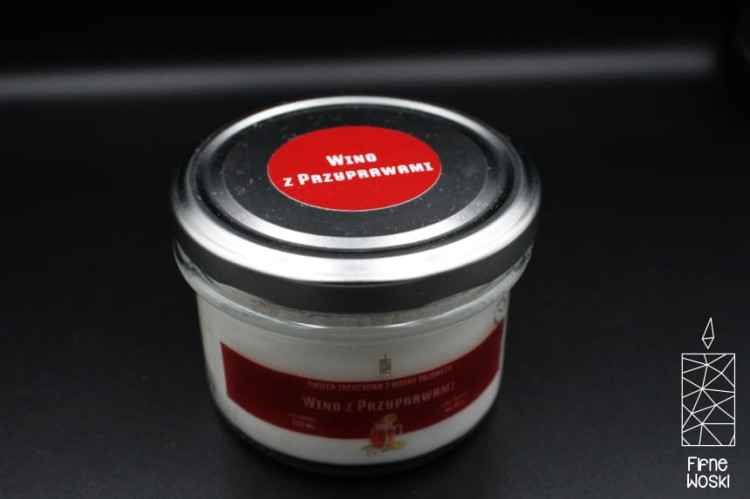 WINO Z PRZYPRAWAMI – Duża świeca sojowa w słoiku