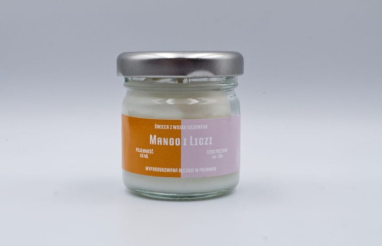 MANGO I LICZI – Mała świeca sojowa w słoiku